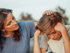 mother using positive reinforcement instead of yelling at child