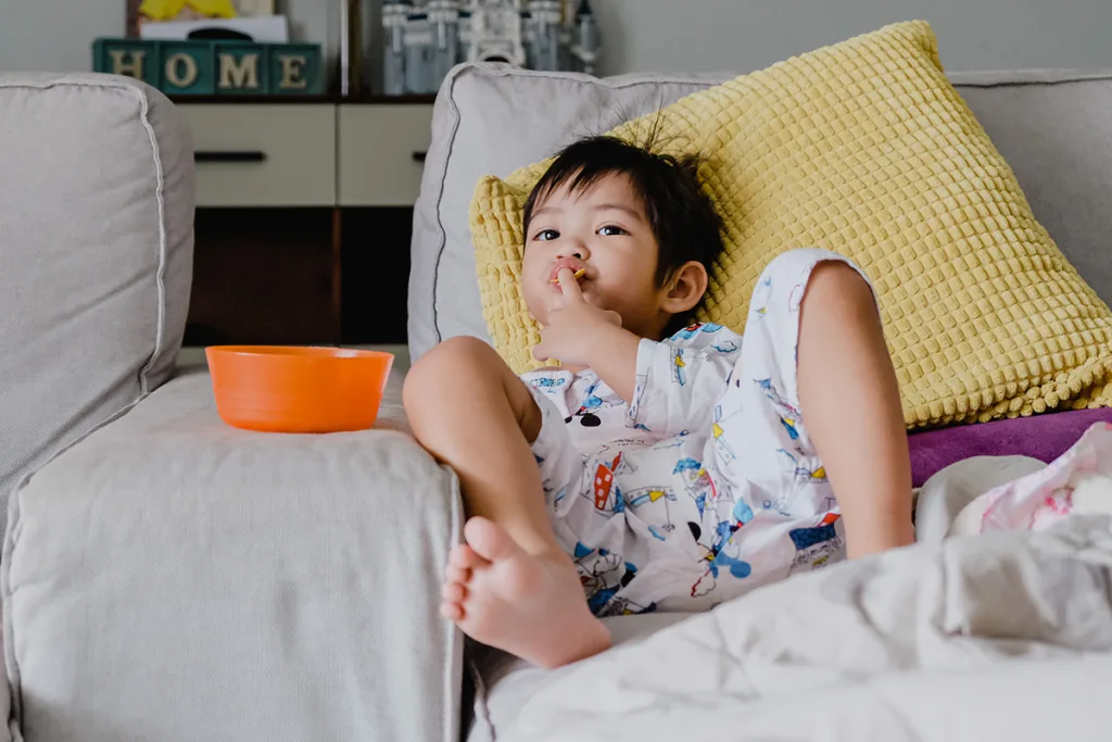 child watching low stimulations shows for toddlers