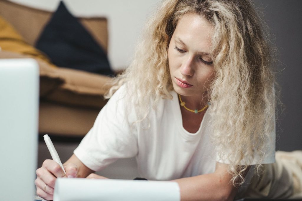Au Pair writing "Dear Host Family" letter for Au Pair profile